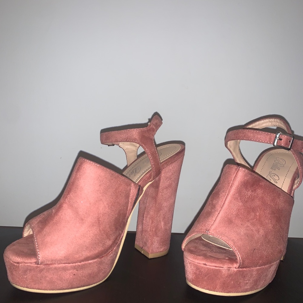 Pink shoes - Picture 2 of 2